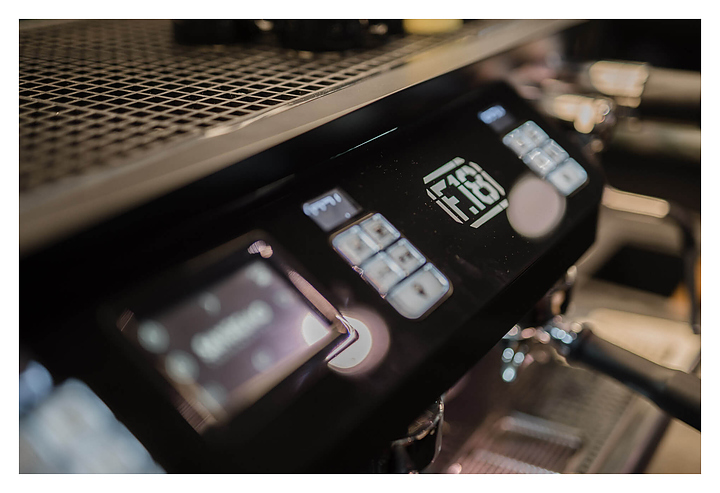 Кофемашина Sanremo F18 3 высокие группы, белая