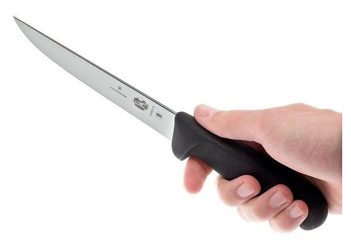 Нож для разделки Victorinox 5.2803.15 Fibrox l=15 см (нерж. сталь / фиброкс) с черной ручкой