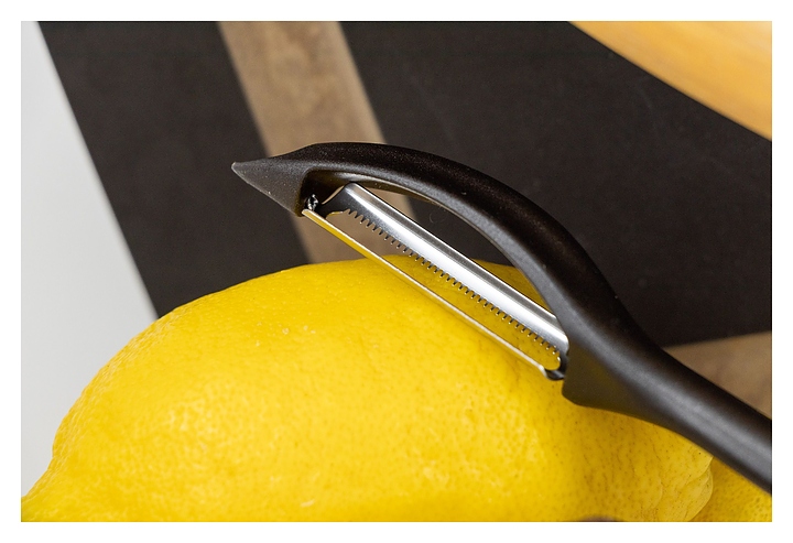 Нож для чистки овощей Victorinox 7.6075 Swiss Classic (нерж. сталь / пластик) плавающее лезвие с черной ручкой